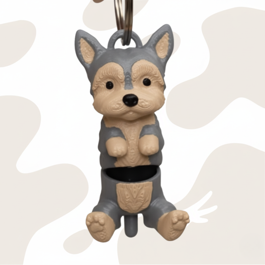 Brelok 3D w kształcie Yorkshire Terriera, detalicznie odwzorowany piesek w szaro-beżowych kolorach, praktyczny gadżet do kluczy